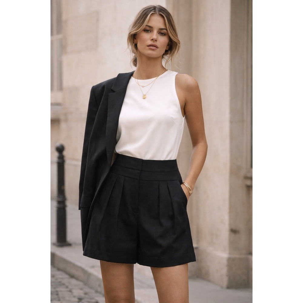 NWT Aritzia Babaton Black Tailored Pleated High Rise Shorts Luxe Minimalist SZ12